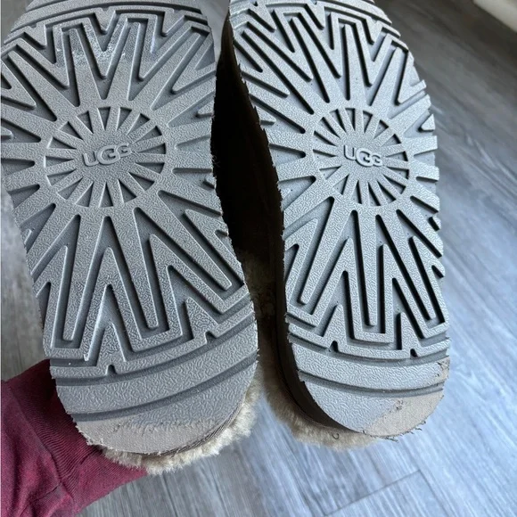 UGG Moccasin - Picture 8 of 12